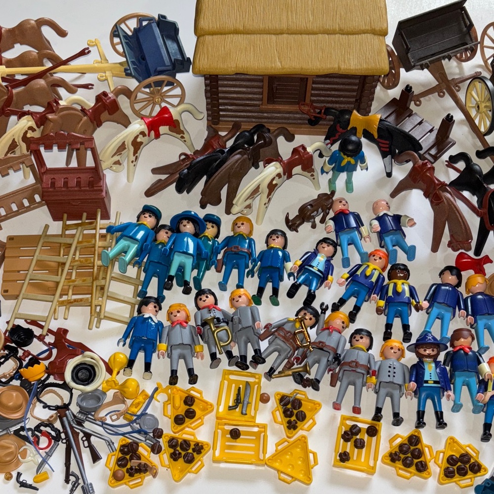 Western Adventure Set with Figures and Accessories